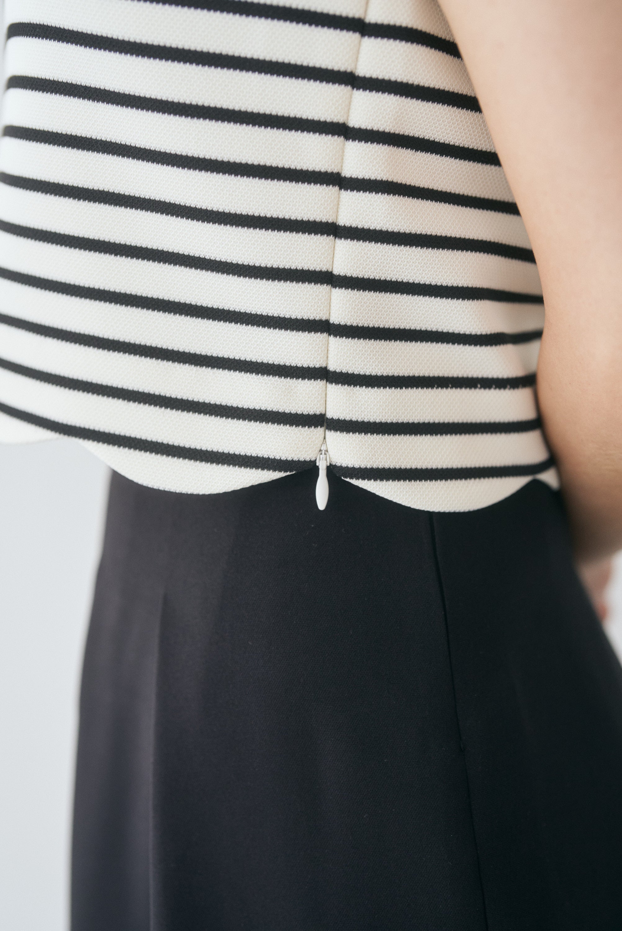 刺繍入りスカラップタンクトップ – CONNSE