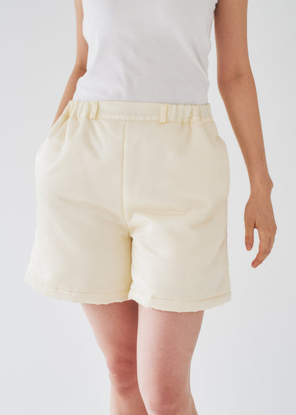 MODEL:170cm　COLOR:WHITE 　SIZE:F