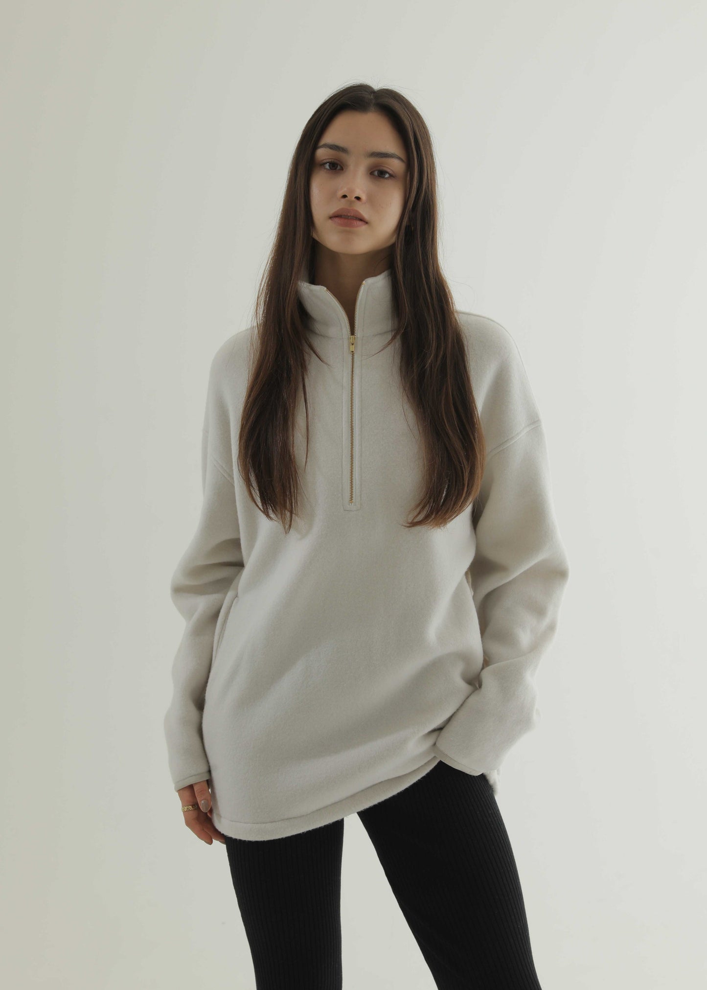 MODEL:170㎝ COLOR:IVORY