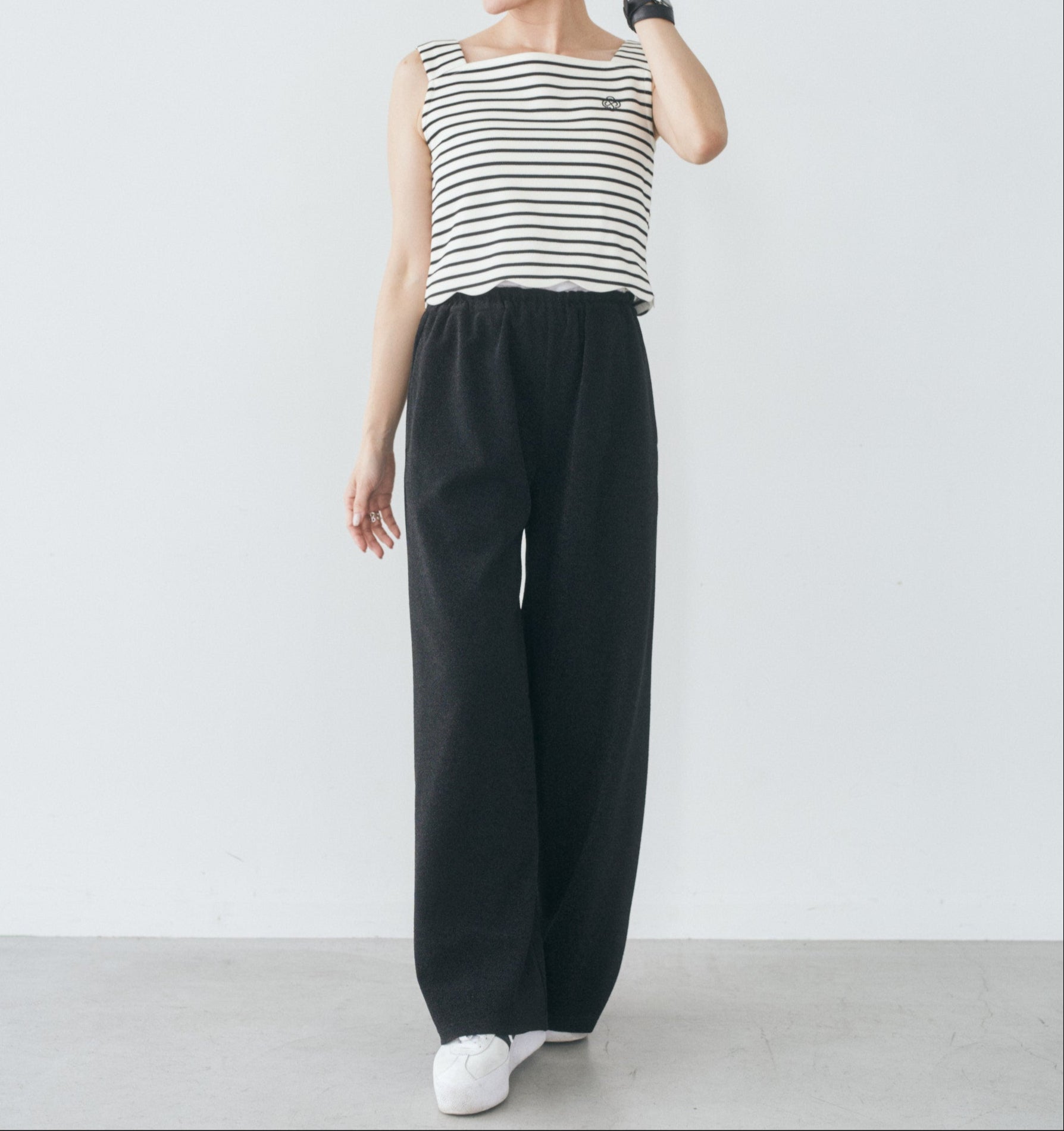 刺繍入りスカラップタンクトップ – CONNSE