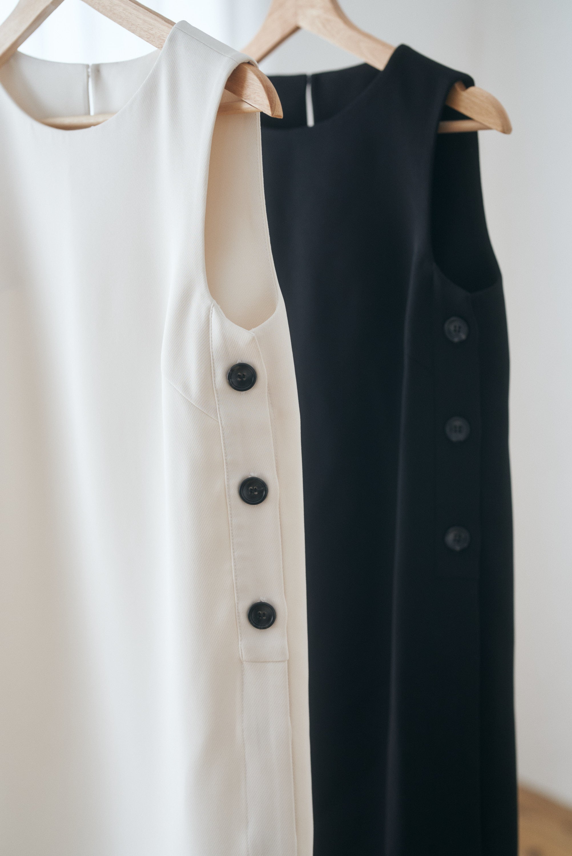 サイドボタン2wayワンピース – CONNSE