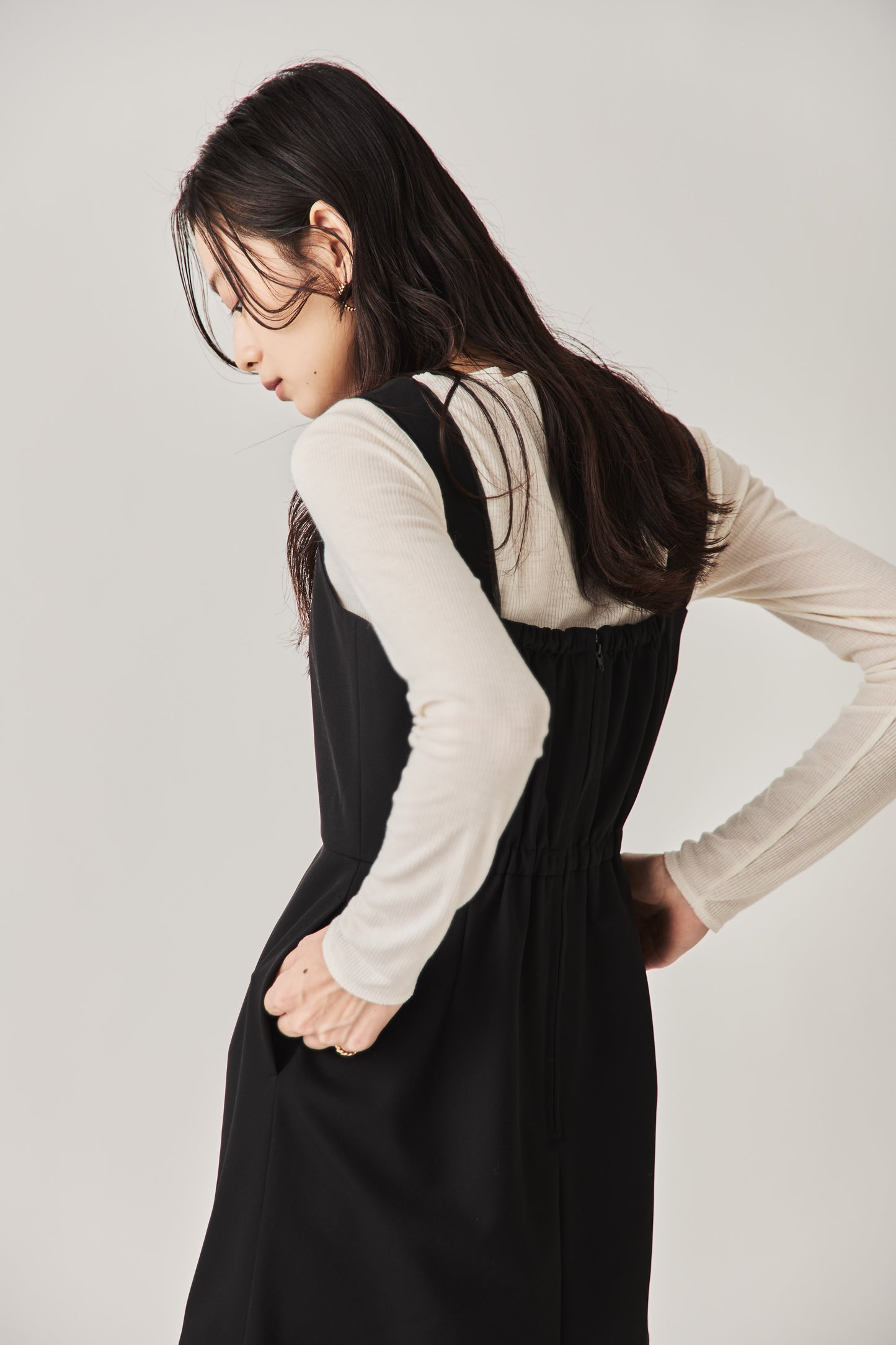 スリットワンピース