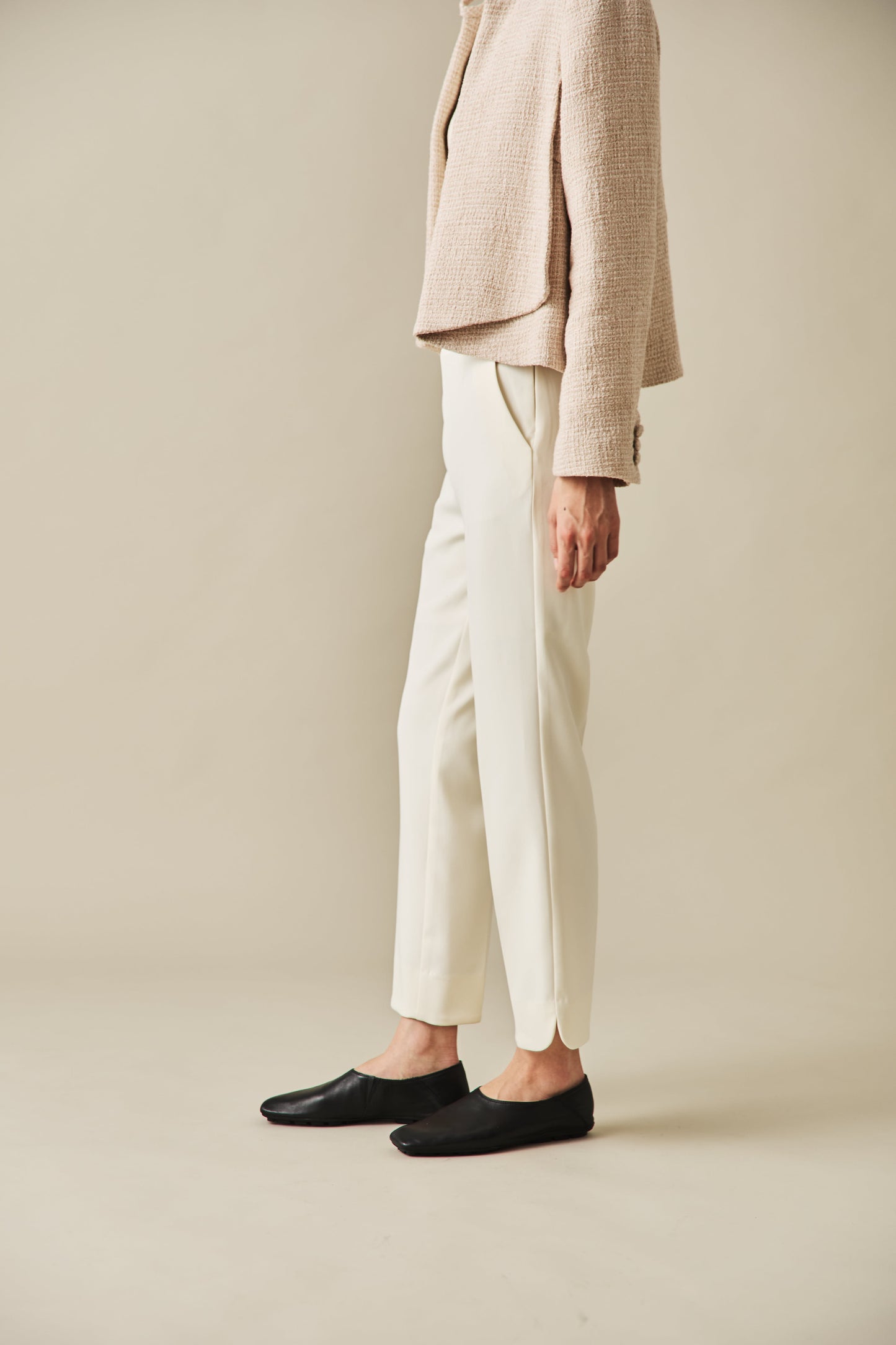 ハイウエストテーパードパンツ