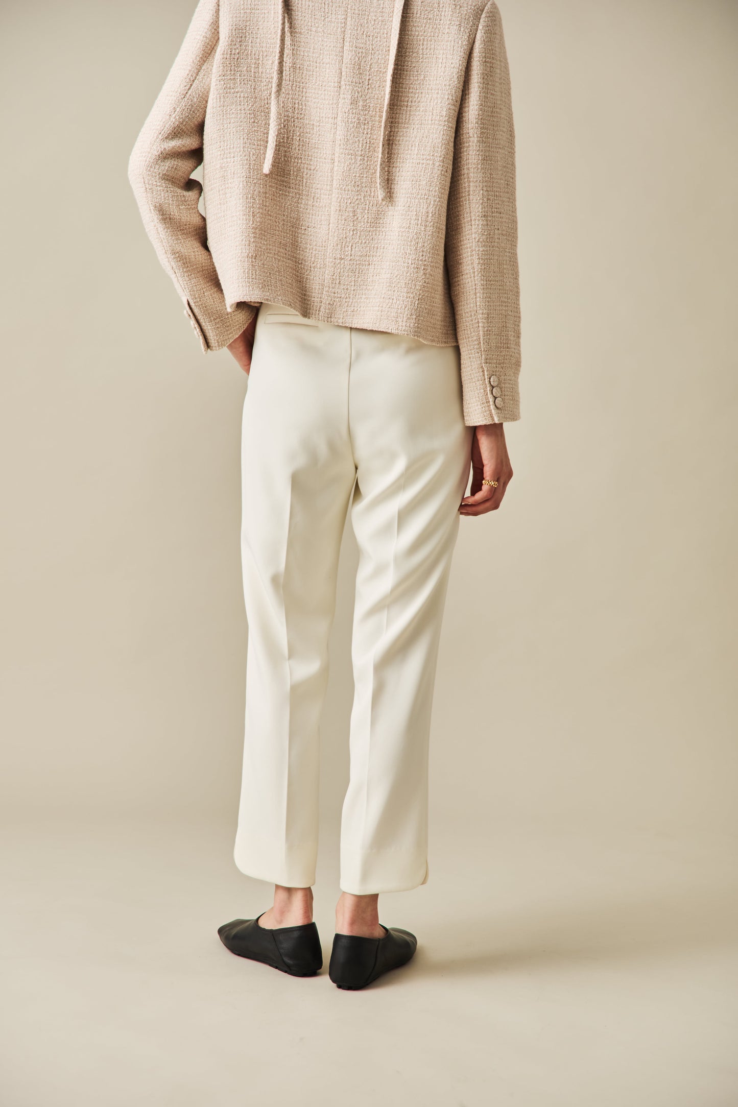 ハイウエストテーパードパンツ