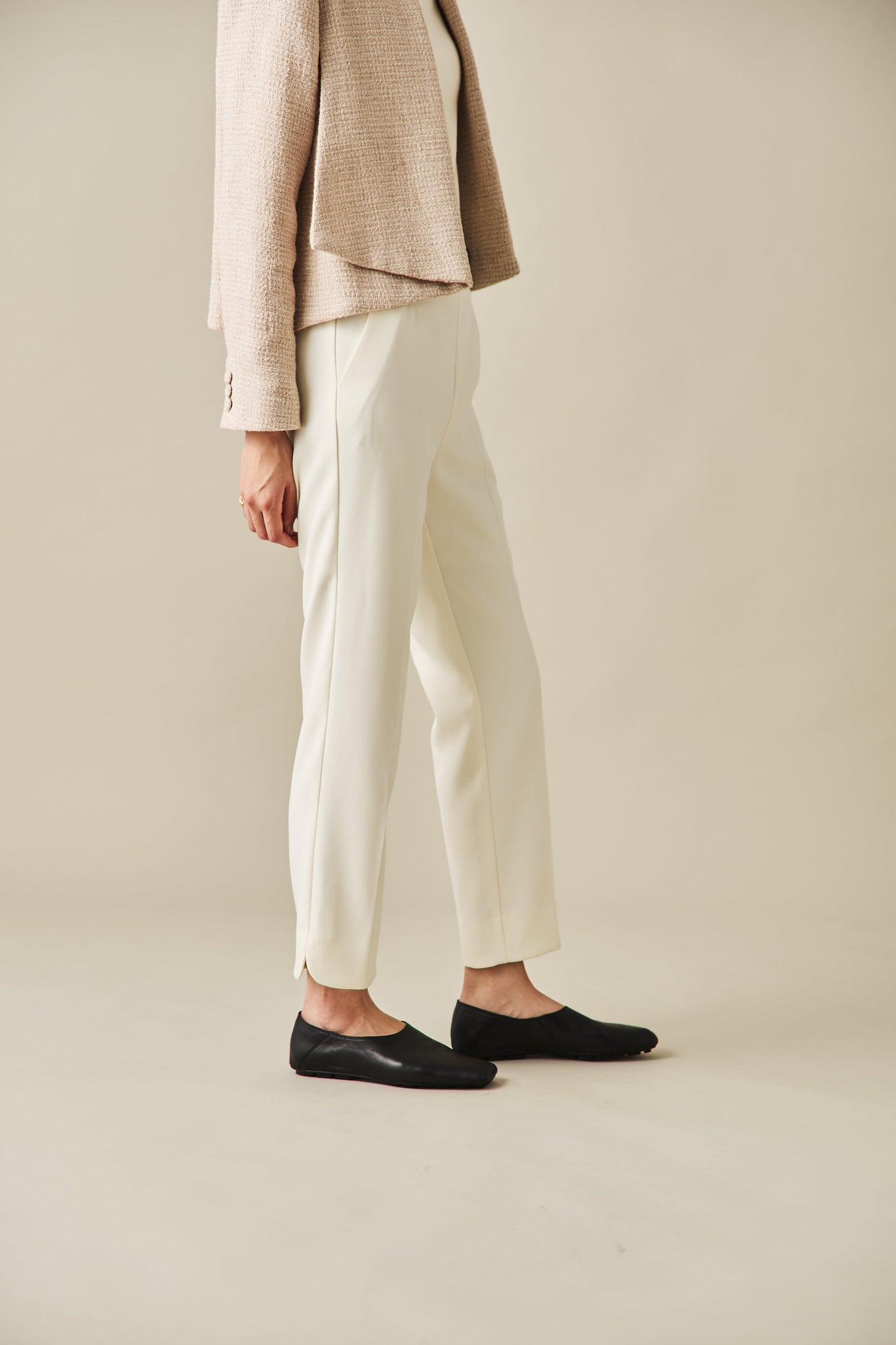 ハイウエストテーパードパンツ