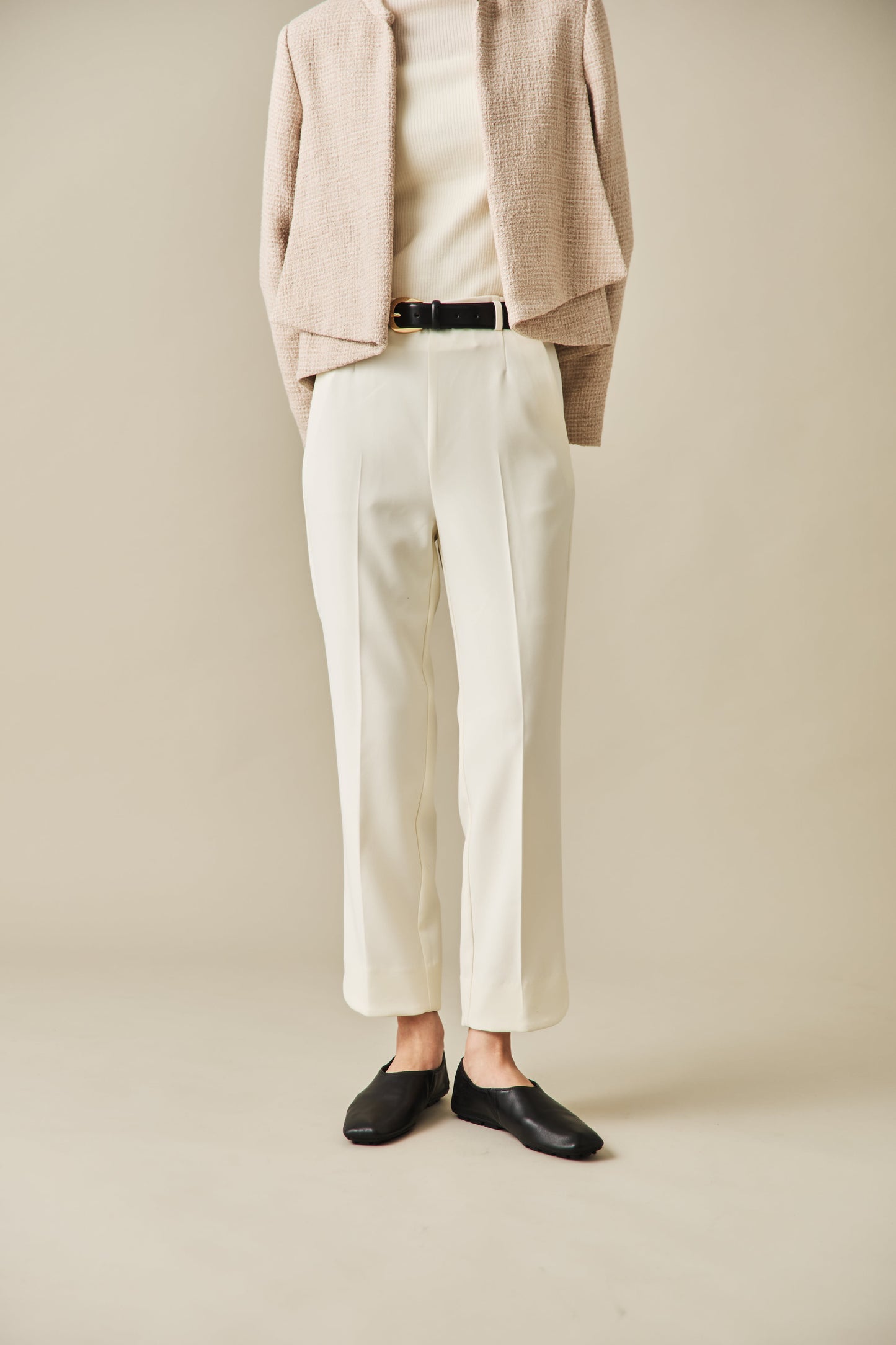 ハイウエストテーパードパンツ