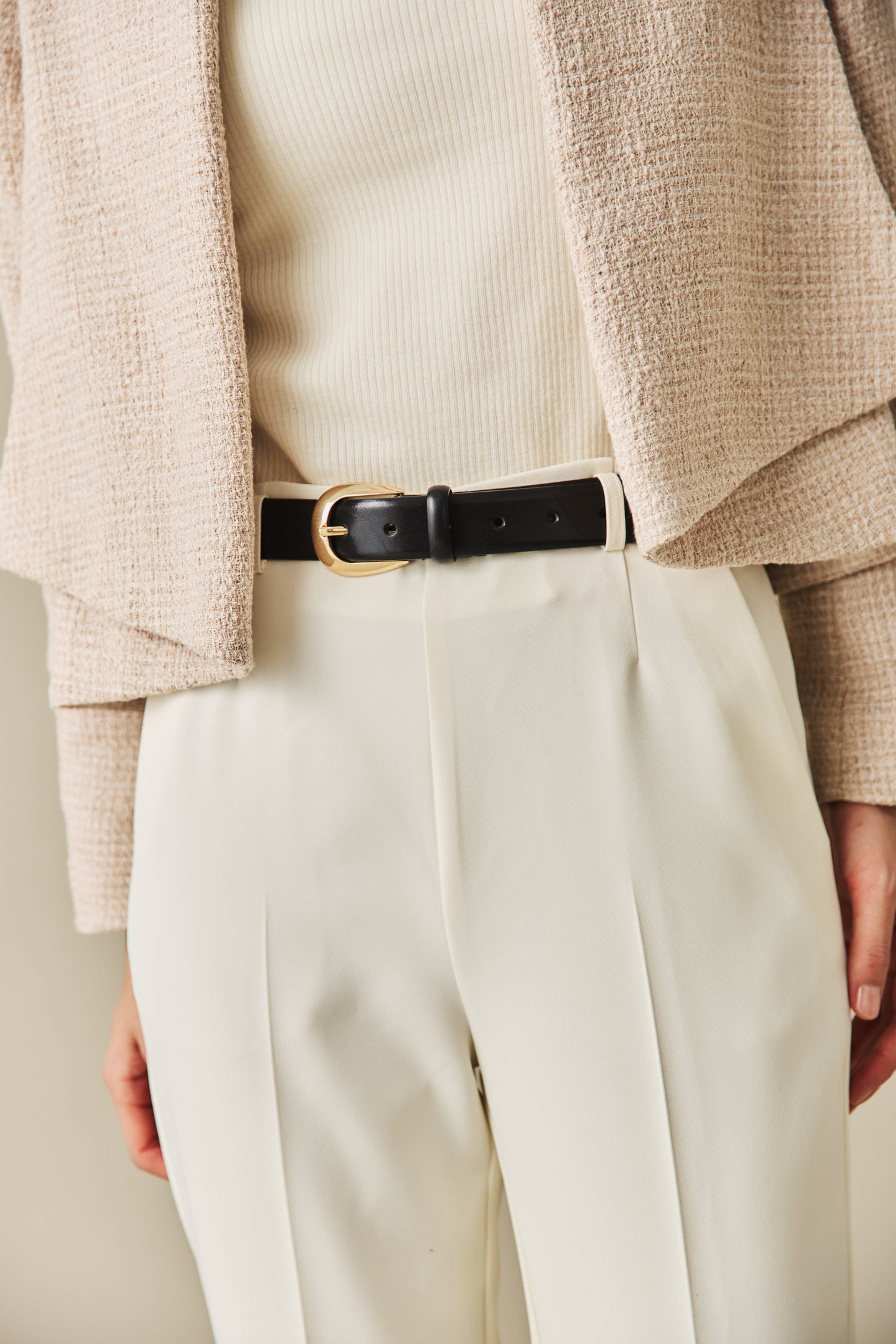 ハイウエストテーパードパンツ