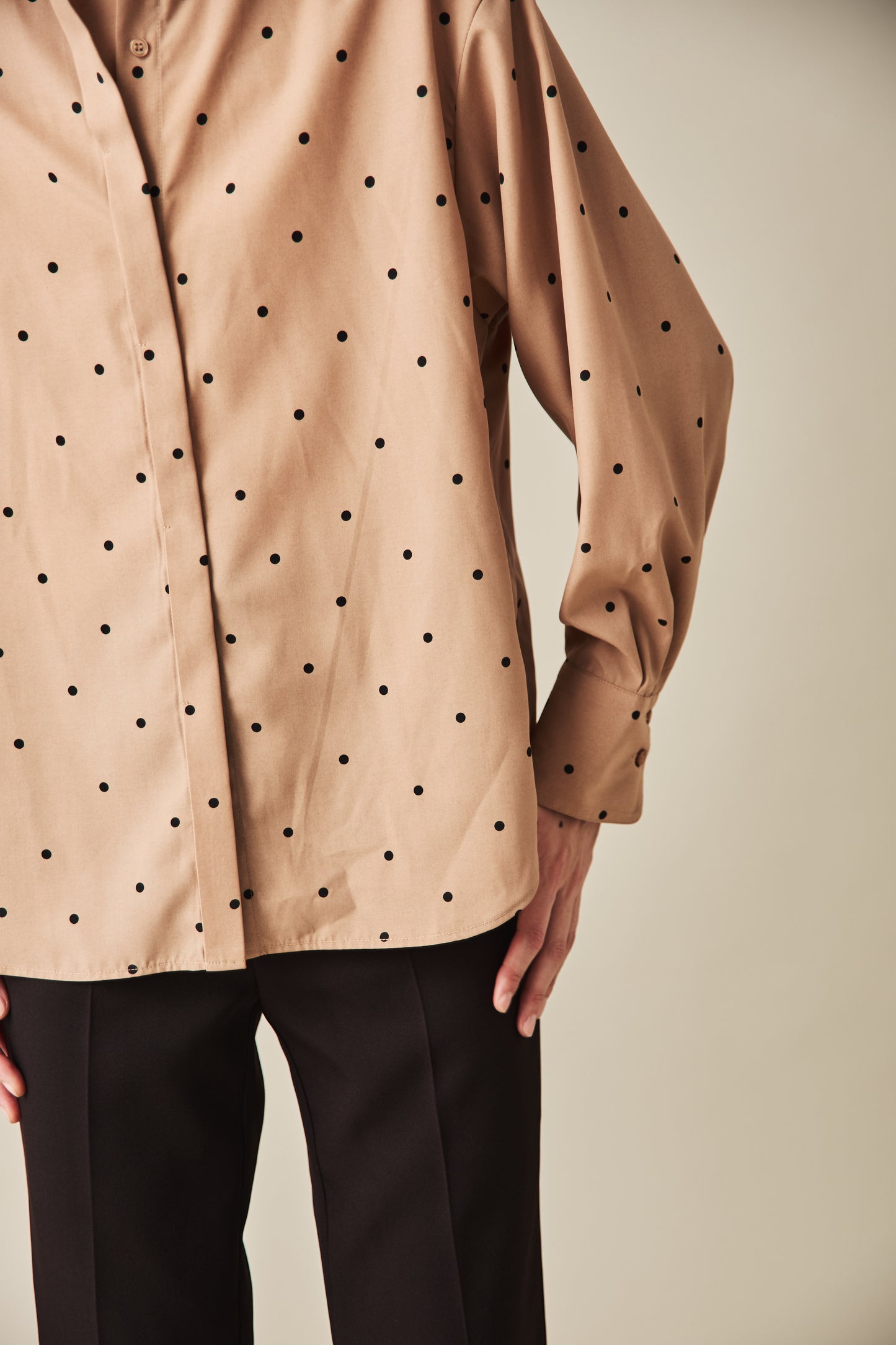 ノーリンクルドットシャツ