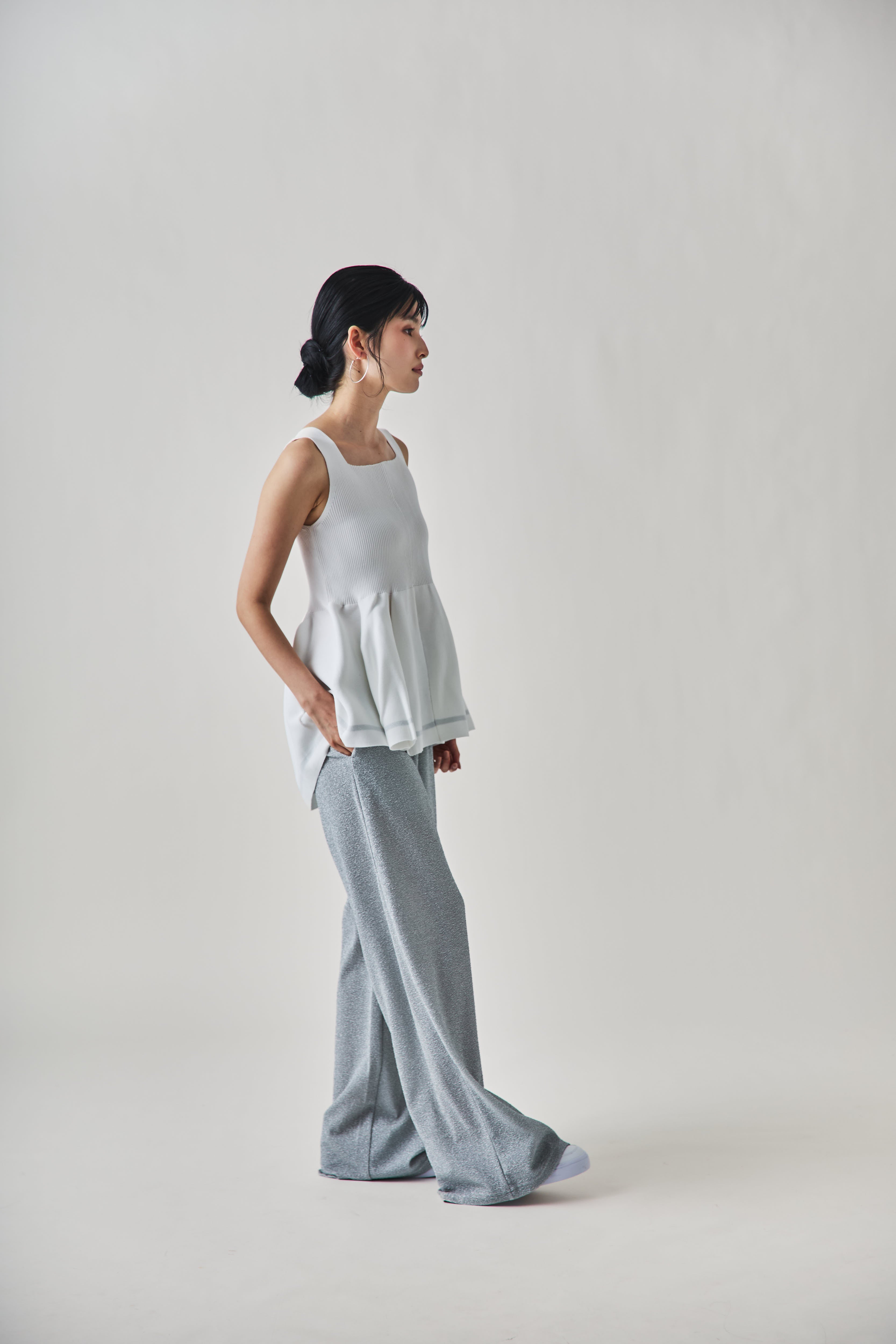 新品未開封　connse コンセ　　ラメパンツ　グレー　XS ラメパンツ – CONNSE