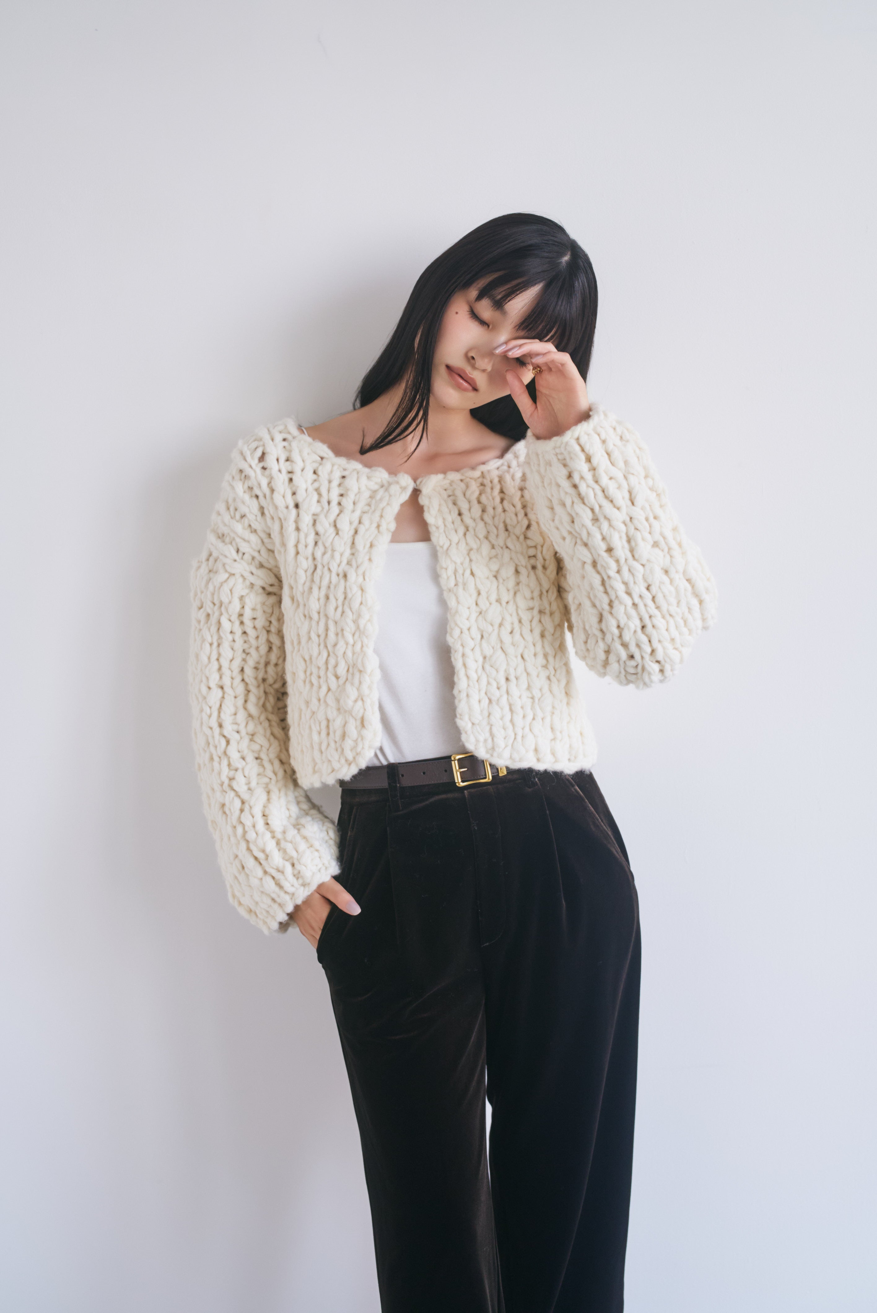 45R★ハンドニットのカーディガン ショート ベージュ 2サイズ 前後2way配色ボタン糸カーディガン