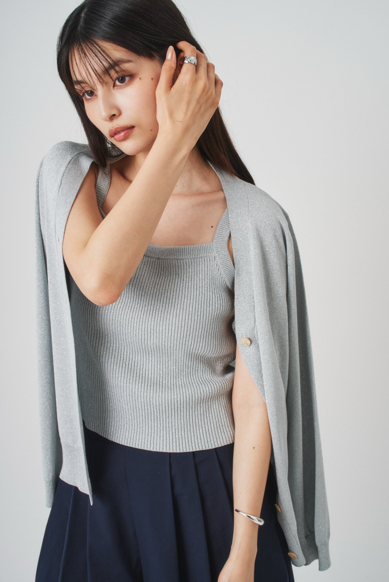 COLOR:GRAY