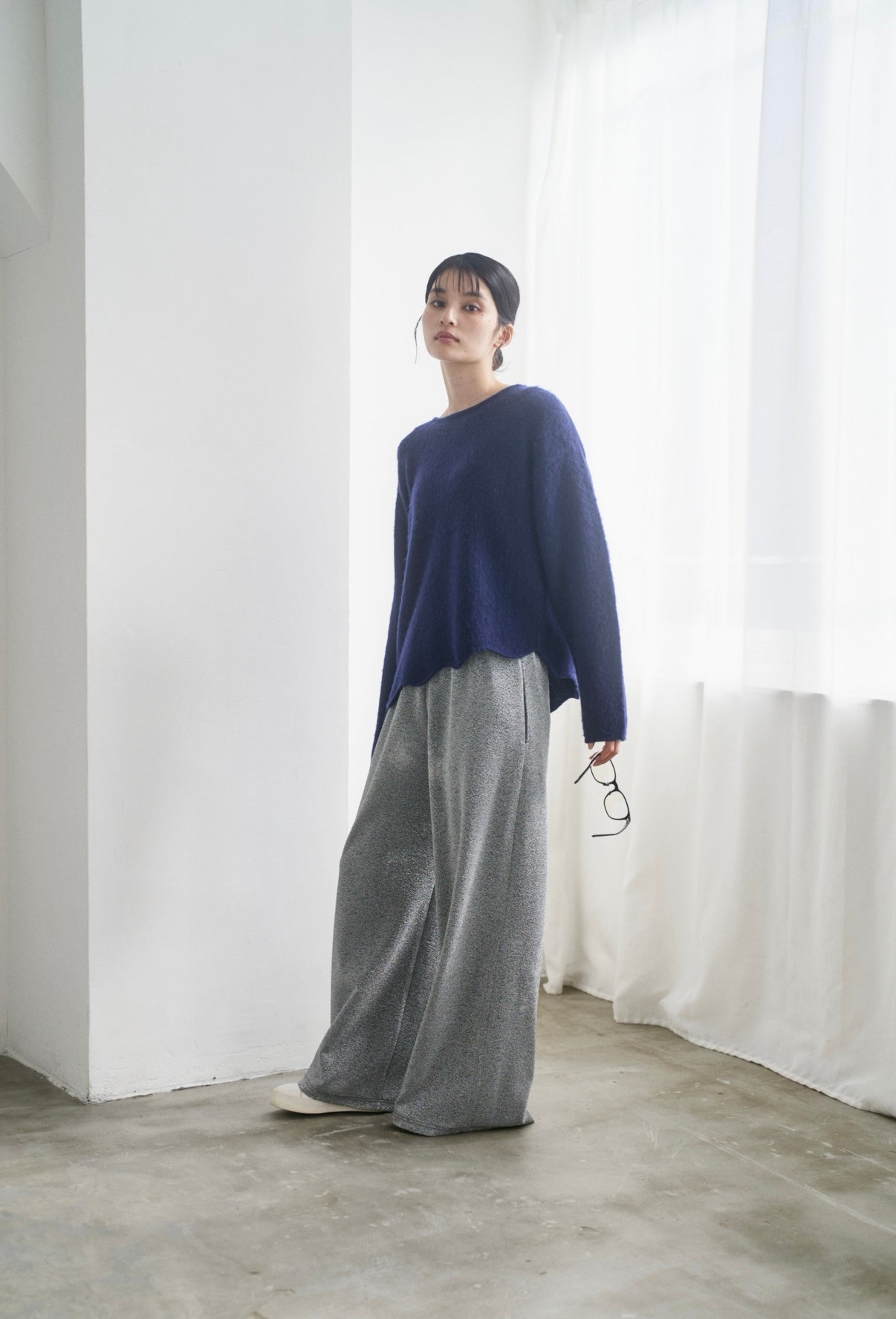 カシミア混アシンメトリースカラップニット