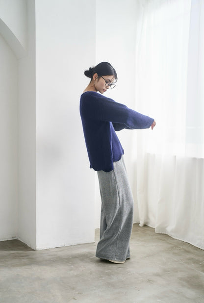 カシミア混アシンメトリースカラップニット