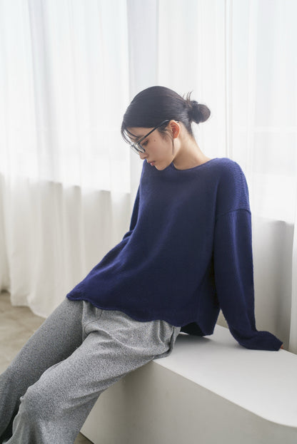 カシミア混アシンメトリースカラップニット