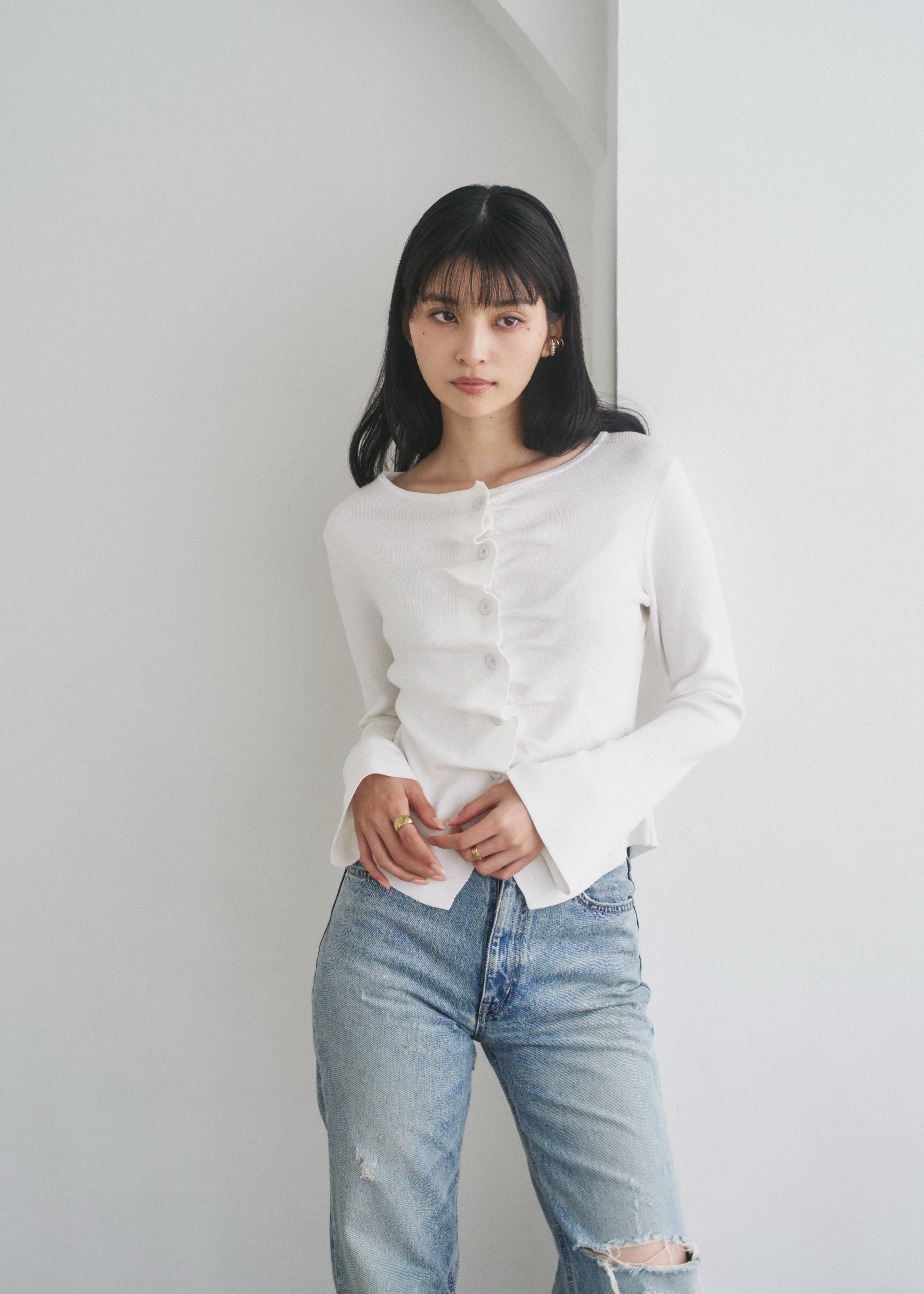 コンセ　新品タグ付CONNSE フロントタックギャザーニットトップス フロントタックギャザーニットトップス – CONNSE