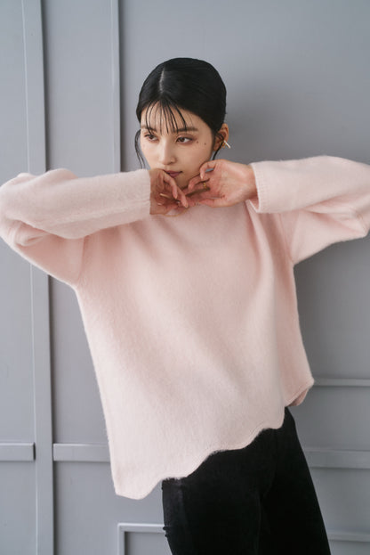 カシミア混アシンメトリースカラップニット