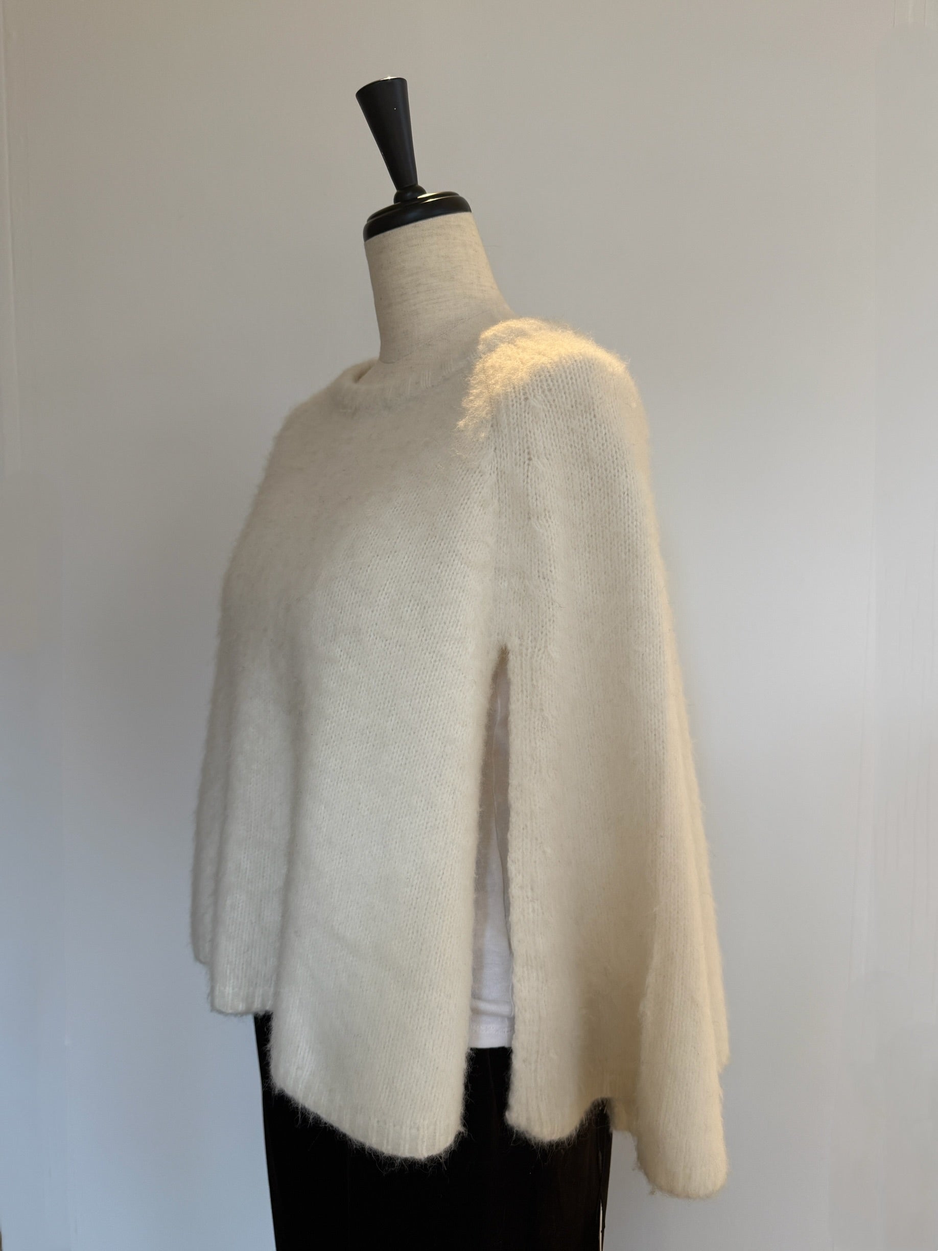 connse フォックスファーケープポンチョ フォックスファーケープポンチョ – CONNSE